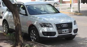 Audi Q)