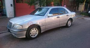 Mercedes-Benz C)