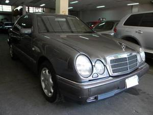 Mercedes Benz Clase E 320 Elegance usado  kms