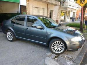 Volkswagen Bora 1.8 T Highline usado  kms