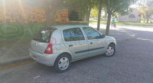 Renault Clio )