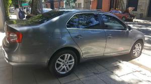 Volkswagen Vento 2.5 Luxury Tiptronic usado  kms