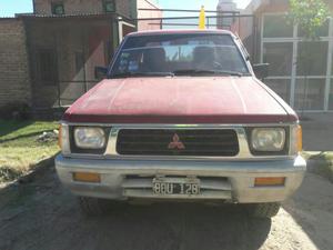 Camioneta Mitsubishi 4wd D L200