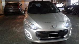 Peugeot Ptas. v Allure GPS (115cv)