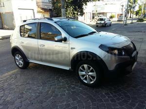 Renault Sandero Stepway 1.6 Confort