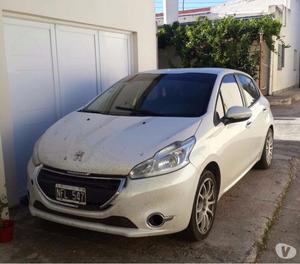 Vendo peugeot 208 con gnc vtv y llanta 17