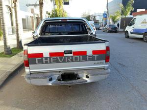 Chevrolet S 10 con Bomba