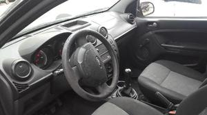 Ford Fiesta Ambiente usado  kms