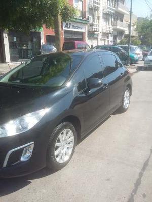 Peugeot Ptas. v Allure GPS (115cv)