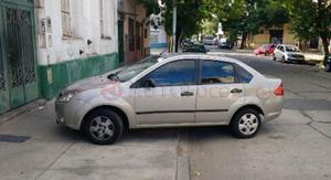 Ford Fiesta Max ()