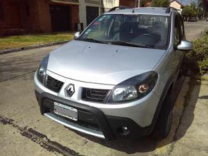 Renault Sandero Stepway v. Luxe