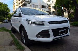 Ford Kuga 1.6T SEL 6MT FWD (150cv)