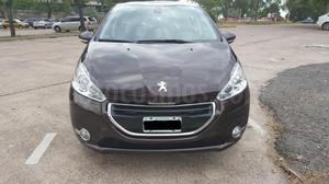 Peugeot 208 Feline 1.6 Pack Cuir