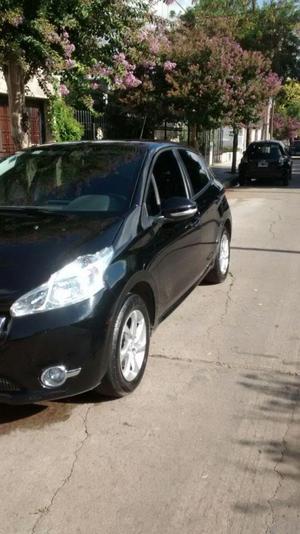 Vendo. Peugeot  Allure touchscreen 