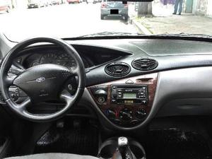Ford Focus Ambiente TDi 5P usado  kms