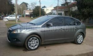 Ford Focus 5P 2.0L Ghia