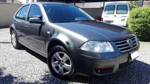 VENDO VW BORA  KM IMPECABLE