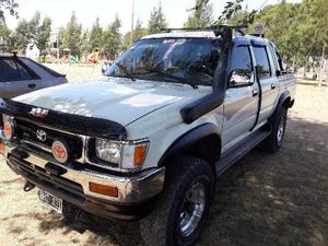 Toyota Hilux 2.8 DLX usado  kms