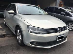 Volkswagen Vento 2.5 Luxury MT (170cv)