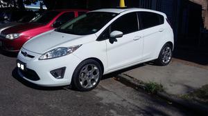 FORD FIESTA KD TITANIUM  FULL 5 PUERTAS IMPECABLE 