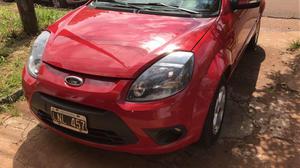 Vendo Ford Ka 1.6L Conford Sedan 3 p  km !!!