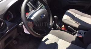 Ford Fiesta Max ()