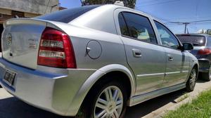 Astra Ll 2.0 5 Ptas.  Impecable