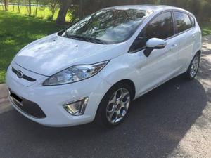 Ford Fiesta Kinetic Titanium 1.6L nafta 5P usado 