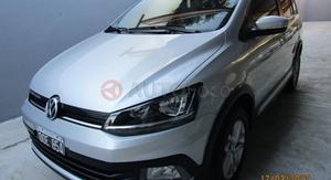 Volkswagen Suran Cross ()