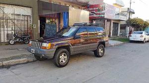 Jeep Grand Cherokee Laredo 4.0 AT (195hp) (L99)