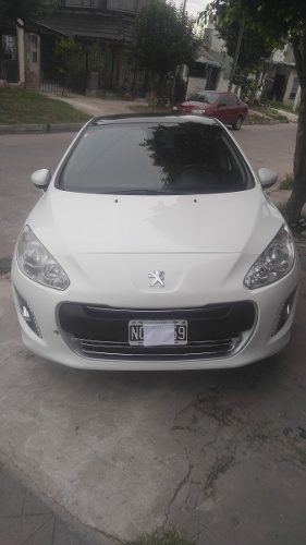 Peugeot Ptas. v Allure GPS (115cv)