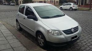 Volkswagen Fox Comfortline 5P usado  kms