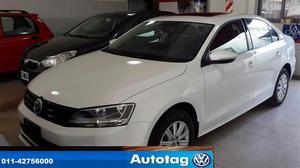 Volkswagen Vento  Advance MTcv) (my16) Summer