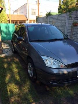 Ford Focus Ambiente 1.6 5P usado  kms