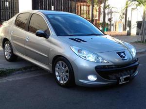 Peugeot 207 Compact XT 1.6 4P usado  kms