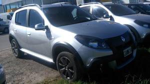 Renault Sandero Stepway v Privilege Nav