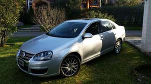 Volkswagen Vento 2.0T FSI Elegance MT (200cv)