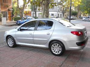 Peugeot 207 Compact XT 1.6 4P usado  kms