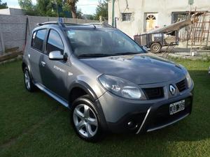 Sandero Stepway v Luxe