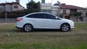 Ford Focus III Sedan SE 2.0L Duratec