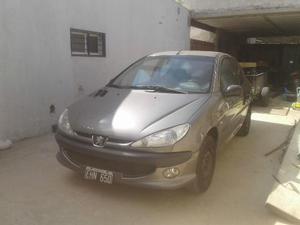 Peugeot 206 XR 1.4 3P usado  kms