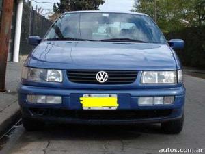 Volkswagen Passat 1.8 AT