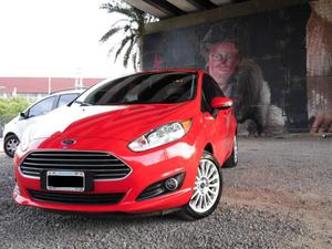 Ford Fiesta Kinetic SE Plus  **Rojo Sport**