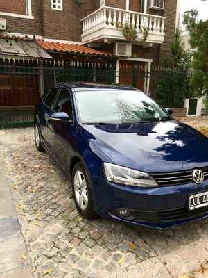 Volkswagen Vento 2.5 Luxury MT (170cv)