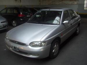 Ford Escort Ghia 5P usado  kms