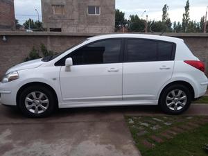 Hermoso NISSAN TIIDA 