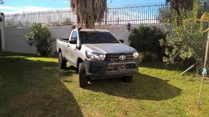 Toyota Hilux 2.4 4x4 SC usado  kms