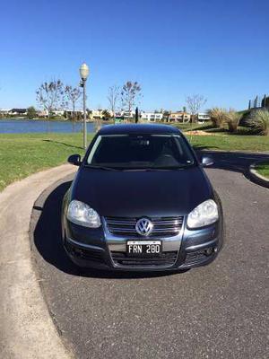 Volkswagen Vento 2.5 R5 Advance MT (170cv)