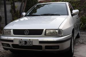 Polo 1.8 Sport GNC