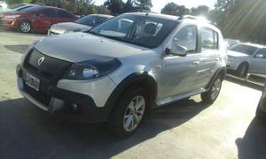 Renault Sandero Stepway v Privilege Nav